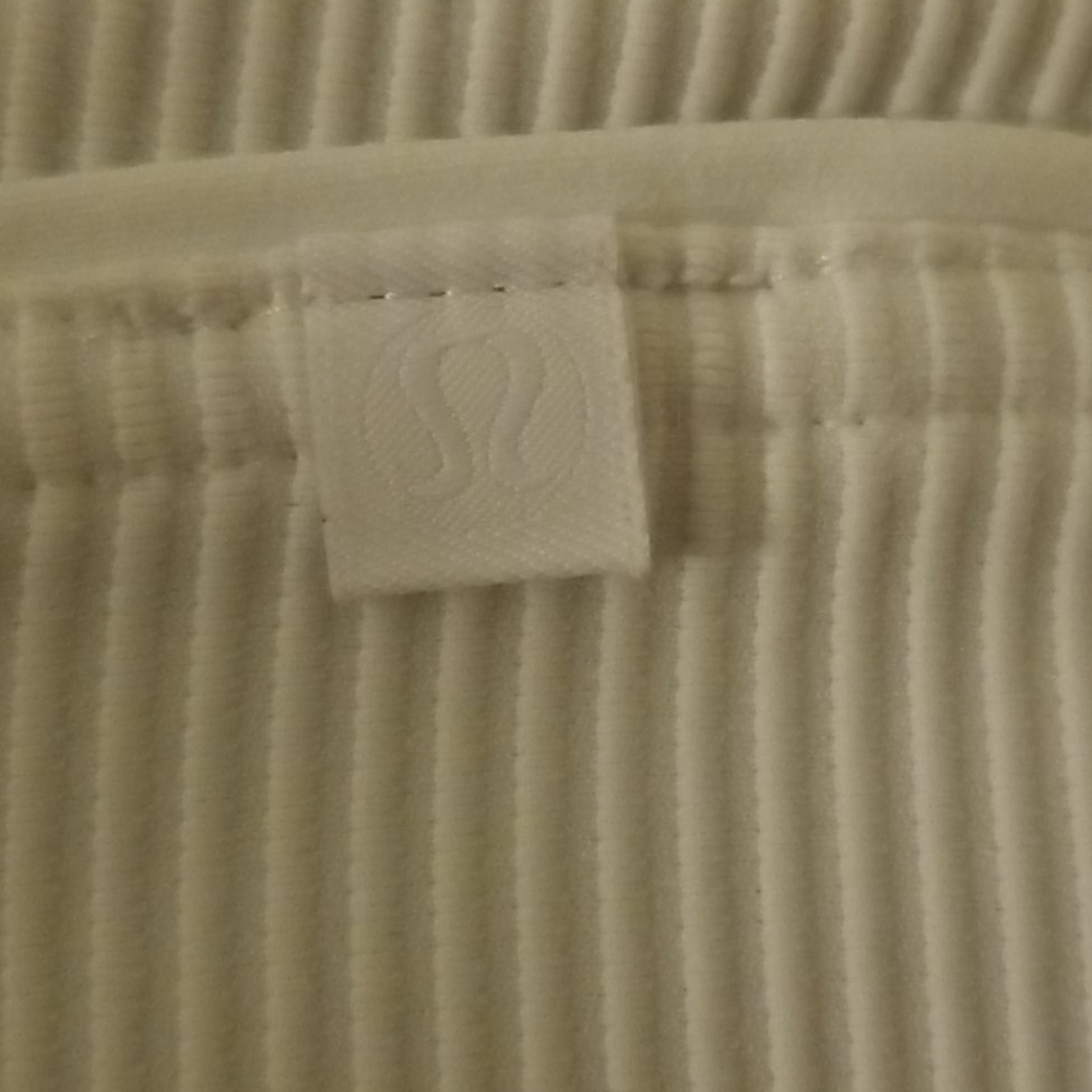 Lululemon - Picture 4 of 5